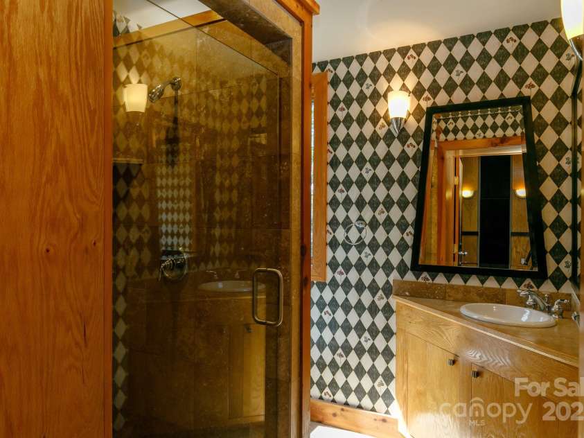 218 Slickrock Road, Burnsville, NC 28714.  MLS# CAR4269867, YatesRealty ID 26373. 