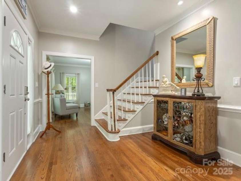 10700 Chestnut Hill Drive, Matthews, NC 28105.  MLS# CAR4279391, YatesRealty ID 26374. 