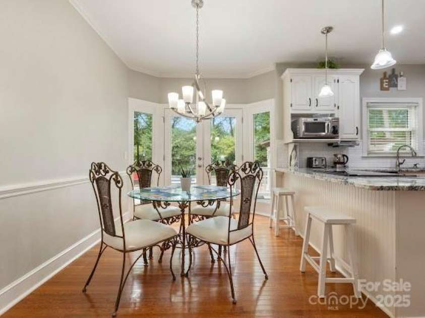 10700 Chestnut Hill Drive, Matthews, NC 28105.  MLS# CAR4279391, YatesRealty ID 26374. 