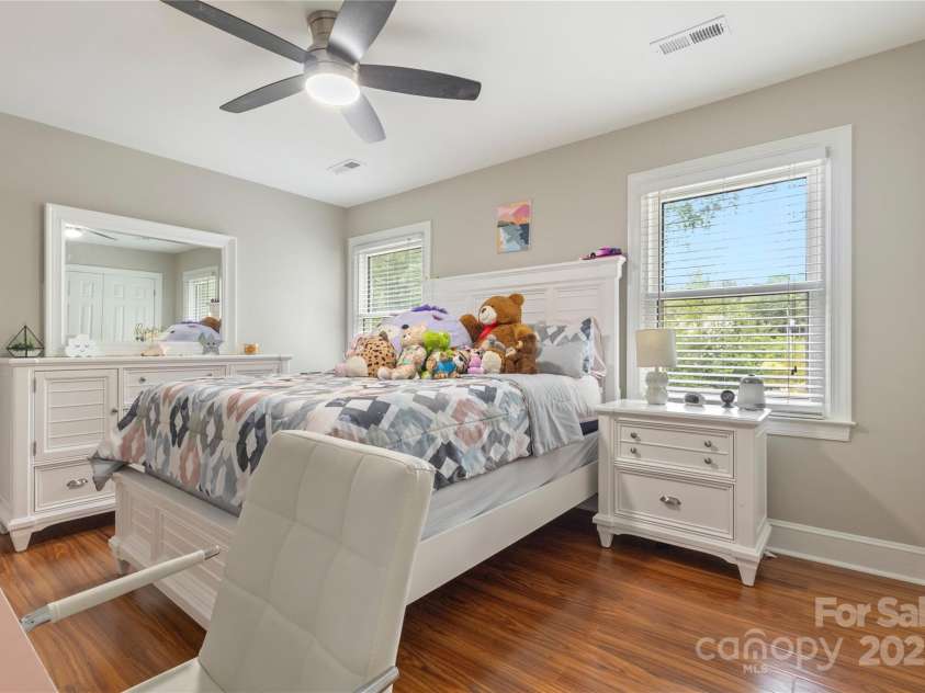 10700 Chestnut Hill Drive, Matthews, NC 28105.  MLS# CAR4279391, YatesRealty ID 26374. 