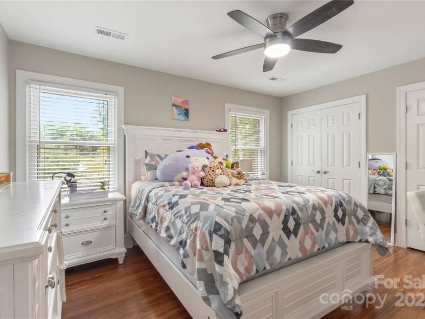 10700 Chestnut Hill Drive, Matthews, NC 28105.  MLS# CAR4279391, YatesRealty ID 26374. 