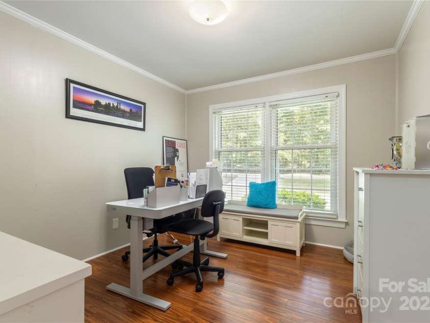 10700 Chestnut Hill Drive, Matthews, NC 28105.  MLS# CAR4279391, YatesRealty ID 26374. 