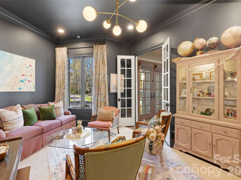 400 Hunter Lane, Charlotte, NC 28211.  MLS# CAR4372055, YatesRealty ID 26374. 