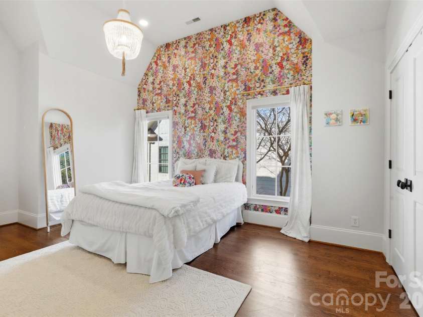 400 Hunter Lane, Charlotte, NC 28211.  MLS# CAR4372055, YatesRealty ID 26374. 