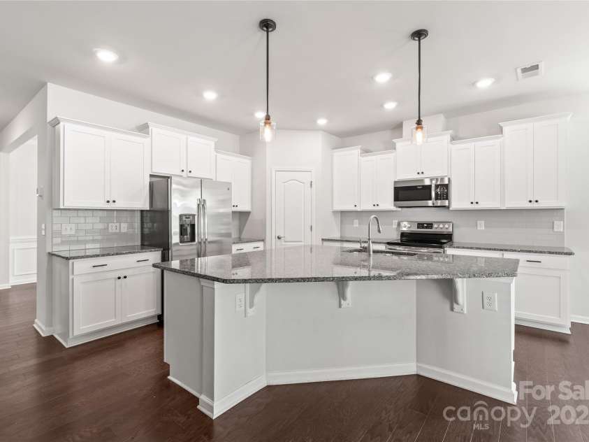 11510 Wrigley Mansion Drive, Charlotte, NC 28273.  MLS# CAR4278050, YatesRealty ID 26376. 