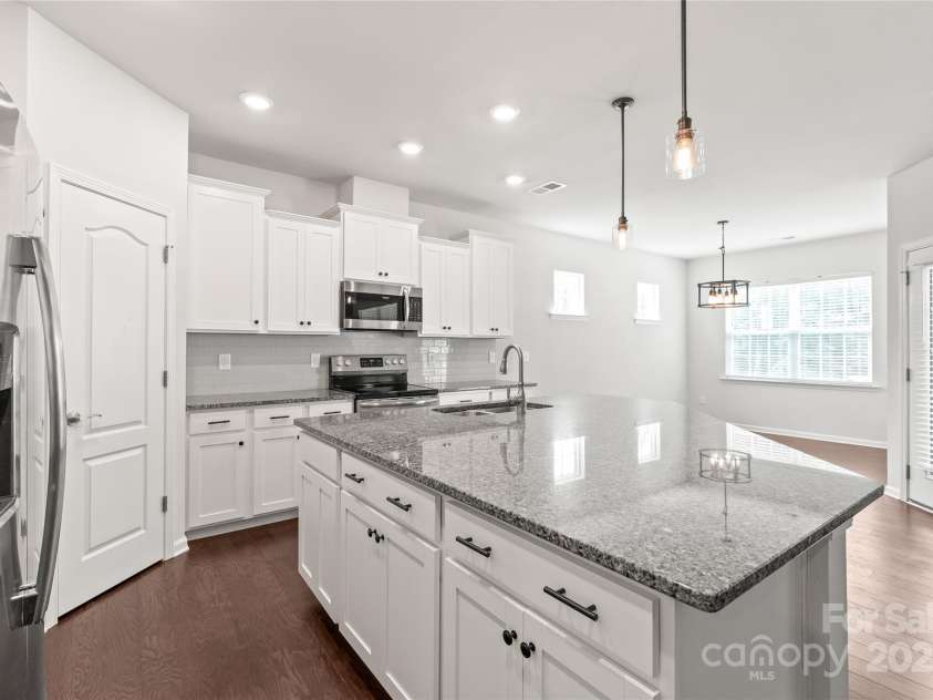11510 Wrigley Mansion Drive, Charlotte, NC 28273.  MLS# CAR4278050, YatesRealty ID 26376. 