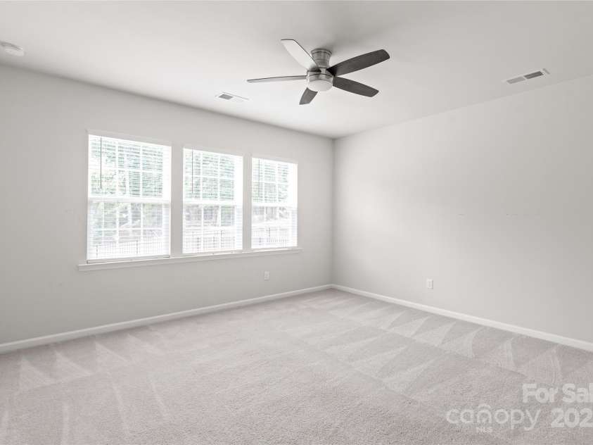 11510 Wrigley Mansion Drive, Charlotte, NC 28273.  MLS# CAR4278050, YatesRealty ID 26376. 