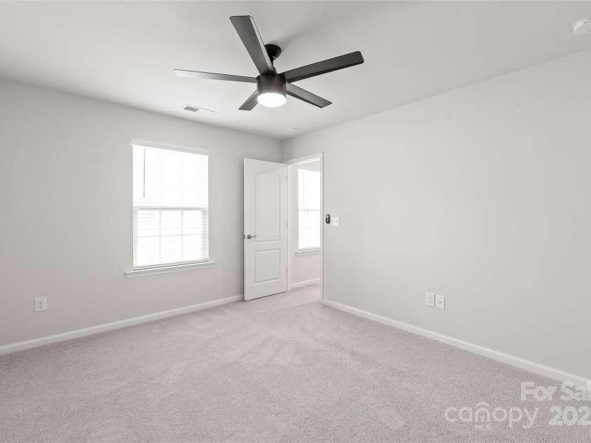 11510 Wrigley Mansion Drive, Charlotte, NC 28273.  MLS# CAR4278050, YatesRealty ID 26376. 