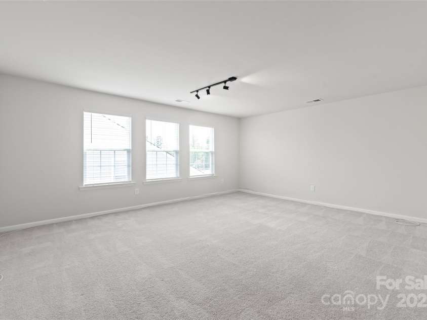 11510 Wrigley Mansion Drive, Charlotte, NC 28273.  MLS# CAR4278050, YatesRealty ID 26376. 
