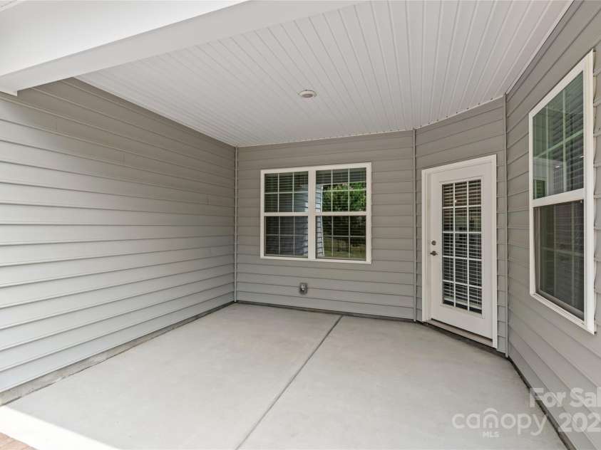 11510 Wrigley Mansion Drive, Charlotte, NC 28273.  MLS# CAR4278050, YatesRealty ID 26376. 