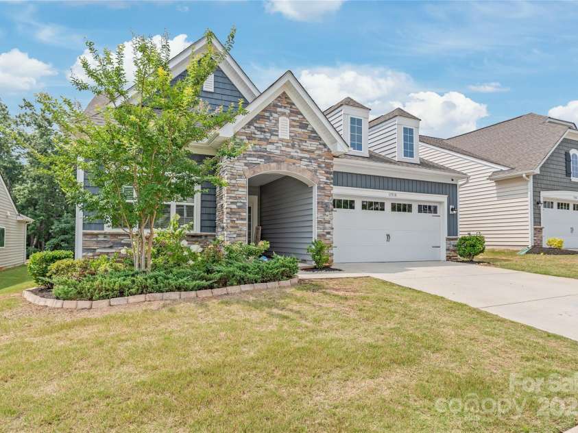 11510 Wrigley Mansion Drive, Charlotte, NC 28273.  MLS# CAR4278050, YatesRealty ID 26376. 