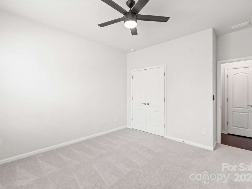 11510 Wrigley Mansion Drive, Charlotte, NC 28273.  MLS# CAR4278050, YatesRealty ID 26376. 
