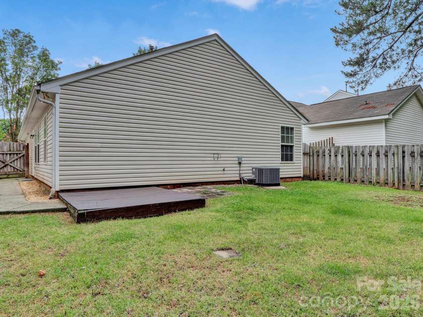 1170 Willet Drive, Rock Hill, SC 29732.  MLS# CAR4386550, YatesRealty ID 26377. 