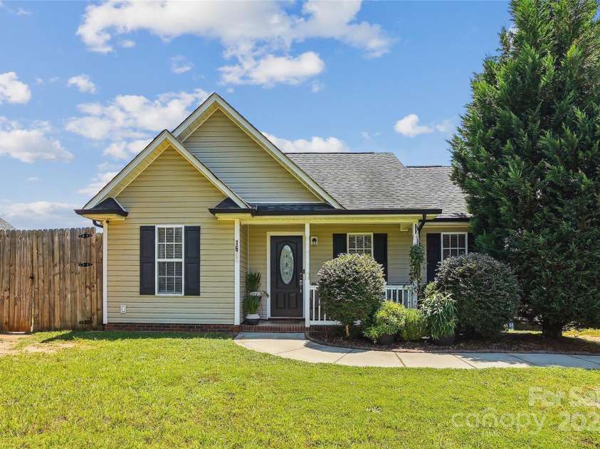 1632 A Street, Kannapolis, NC 28081.  MLS# CAR4280926, YatesRealty ID 26378. 1632 West A St Kannapolis NC