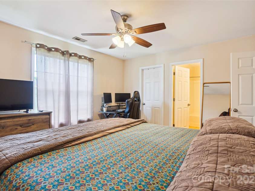 1632 A Street, Kannapolis, NC 28081.  MLS# CAR4280926, YatesRealty ID 26378. 