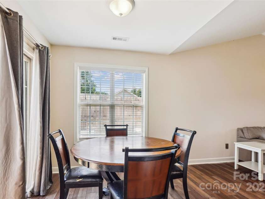 1632 A Street, Kannapolis, NC 28081.  MLS# CAR4280926, YatesRealty ID 26378. Eat-in dining