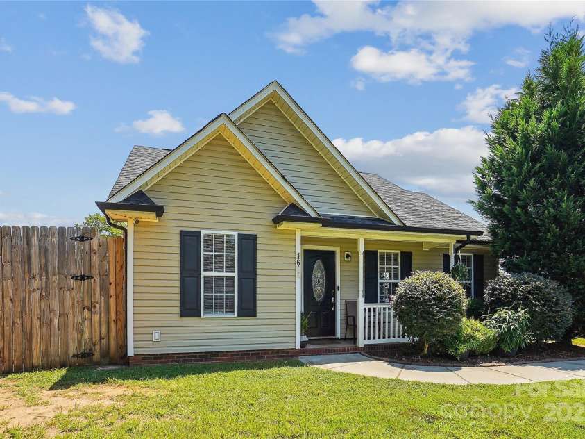 1632 A Street, Kannapolis, NC 28081.  MLS# CAR4280926, YatesRealty ID 26378. Front Yard