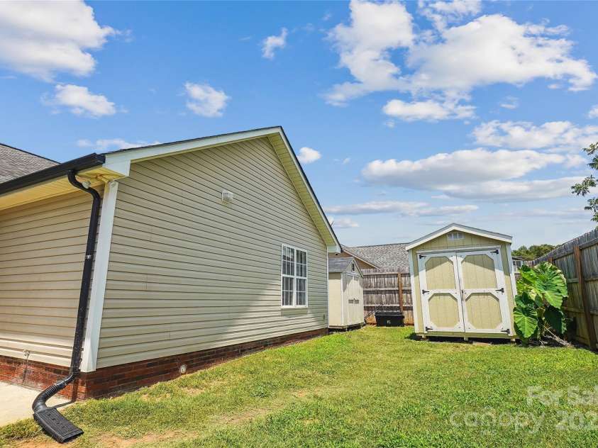 1632 A Street, Kannapolis, NC 28081.  MLS# CAR4280926, YatesRealty ID 26378. Terrific Privacy