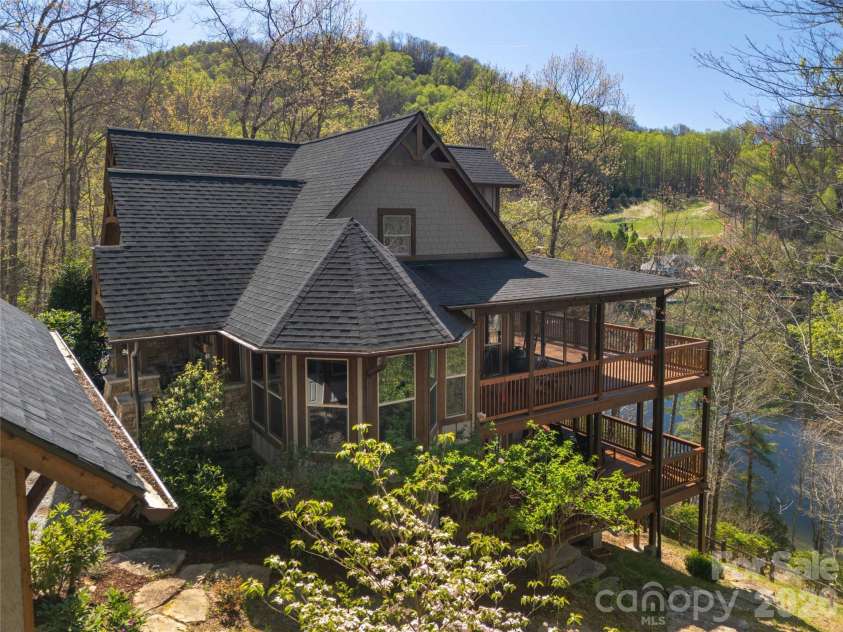 98 Eagle Watch Drive, Tuckasegee, NC 28783.  MLS# CAR4383466, YatesRealty ID 26378. 