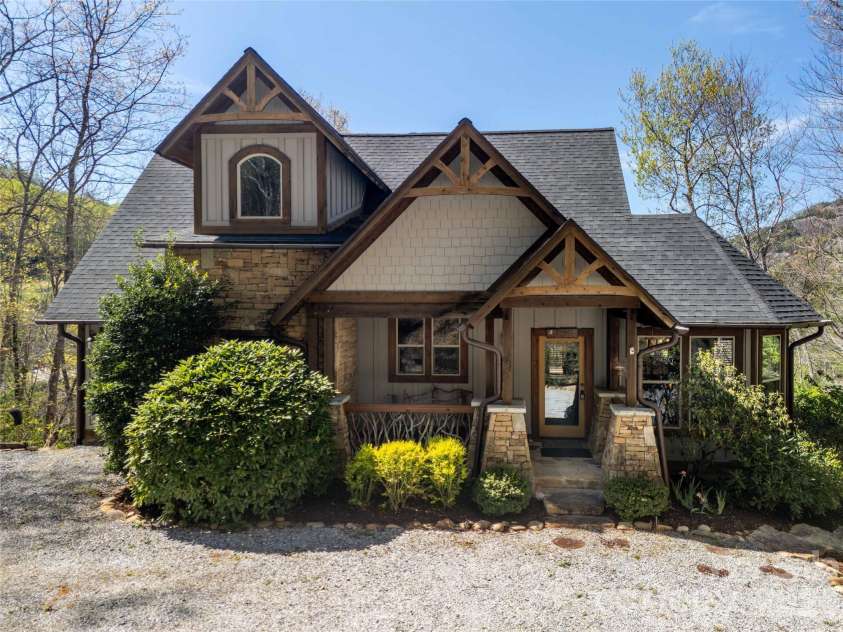 98 Eagle Watch Drive, Tuckasegee, NC 28783.  MLS# CAR4383466, YatesRealty ID 26378. 