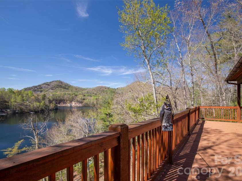 98 Eagle Watch Drive, Tuckasegee, NC 28783.  MLS# CAR4383466, YatesRealty ID 26378. 