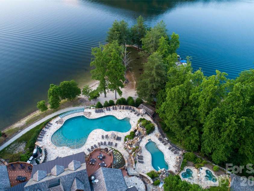 98 Eagle Watch Drive, Tuckasegee, NC 28783.  MLS# CAR4383466, YatesRealty ID 26378. 