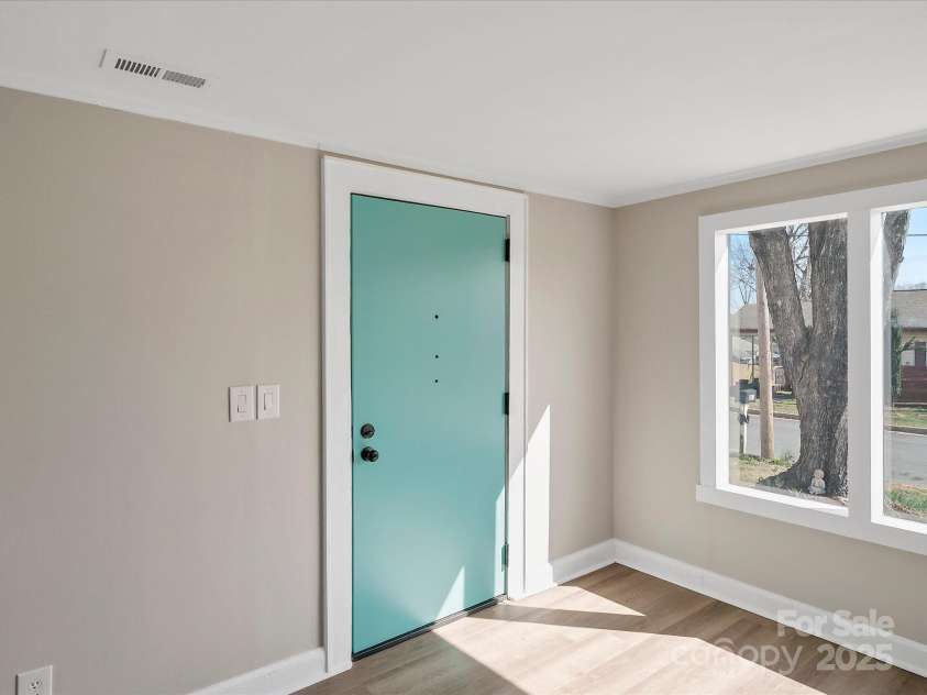 811 Austin Street, Albemarle, NC 28001.  MLS# CAR4224576, YatesRealty ID 2638. 