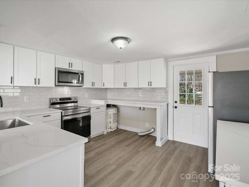 811 Austin Street, Albemarle, NC 28001.  MLS# CAR4224576, YatesRealty ID 2638. 