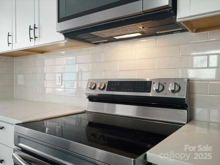 811 Austin Street, Albemarle, NC 28001.  MLS# CAR4224576, YatesRealty ID 2638. 