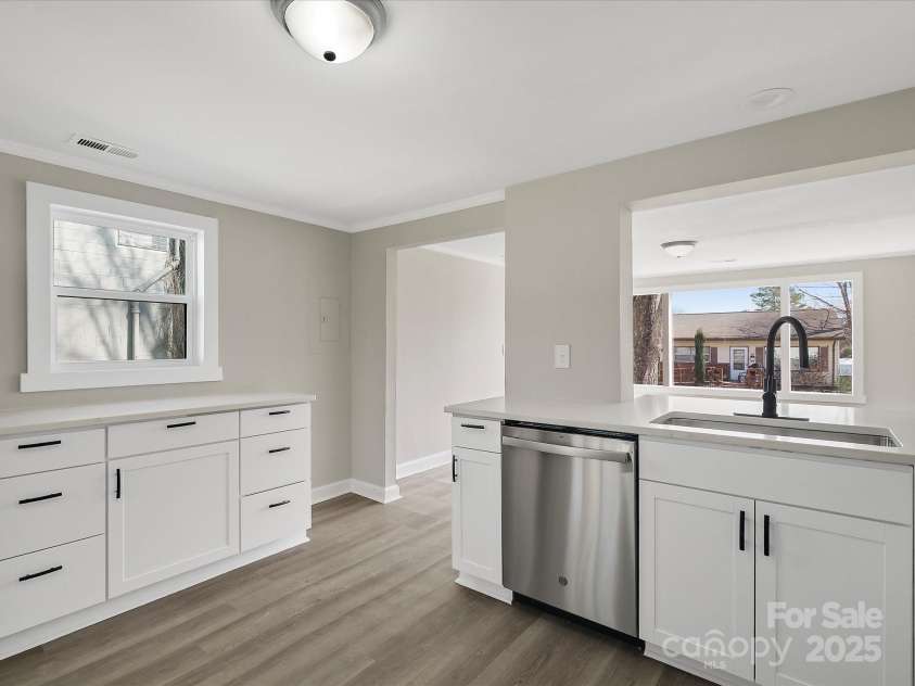 811 Austin Street, Albemarle, NC 28001.  MLS# CAR4224576, YatesRealty ID 2638. 