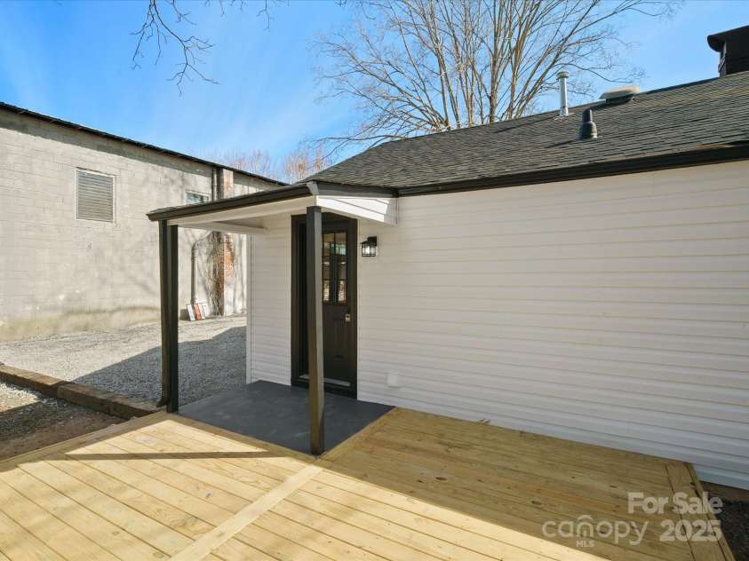 811 Austin Street, Albemarle, NC 28001.  MLS# CAR4224576, YatesRealty ID 2638. 