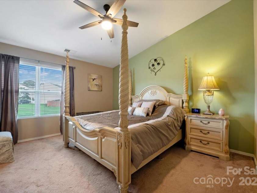 6340 Ziegler Lane, Charlotte, NC 28269.  MLS# CAR4274562, YatesRealty ID 26381. 