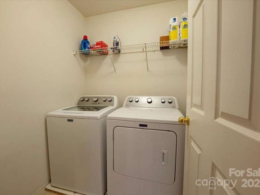 6340 Ziegler Lane, Charlotte, NC 28269.  MLS# CAR4274562, YatesRealty ID 26381. 