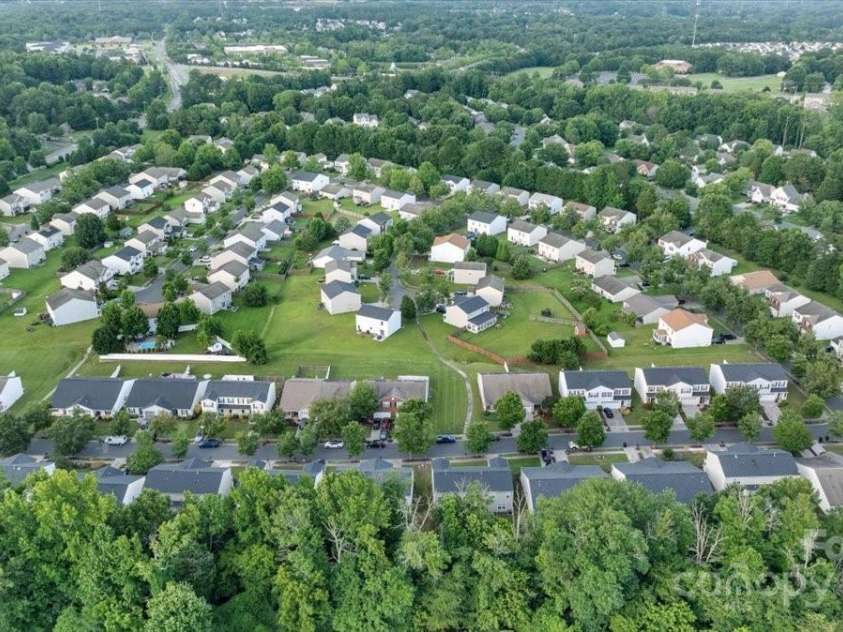 6340 Ziegler Lane, Charlotte, NC 28269.  MLS# CAR4274562, YatesRealty ID 26381. 