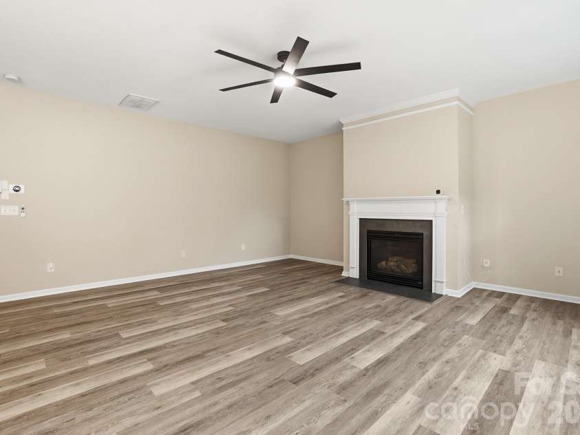 9013 Gailes Drive, Charlotte, NC 28278.  MLS# CAR4371796, YatesRealty ID 26381. Freshly painted interior