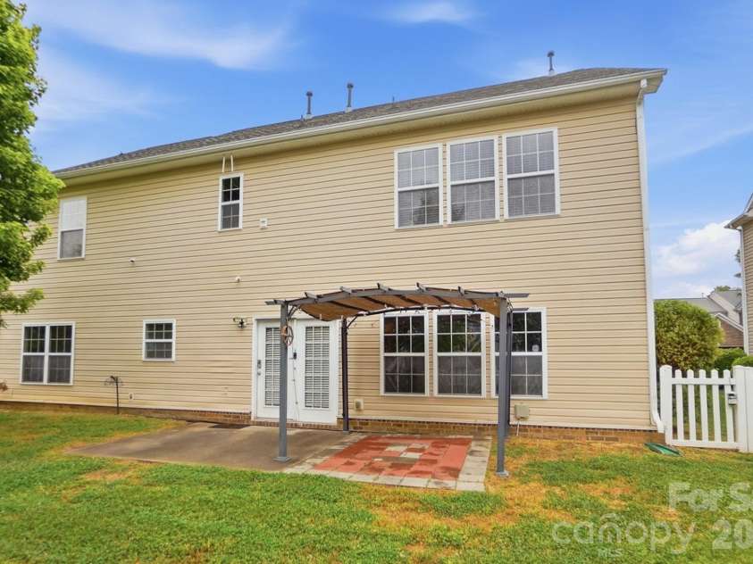 9013 Gailes Drive, Charlotte, NC 28278.  MLS# CAR4371796, YatesRealty ID 26381. Rearview