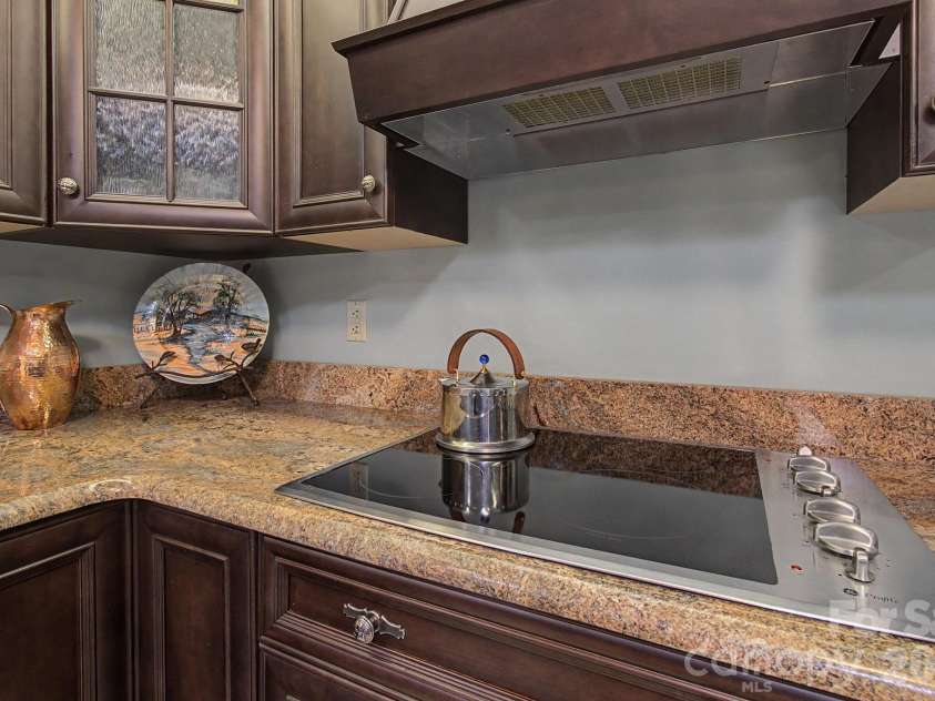 16 Clubside Drive, Asheville, NC 28804.  MLS# CAR4386768, YatesRealty ID 26384. Immaculate From Every Angle