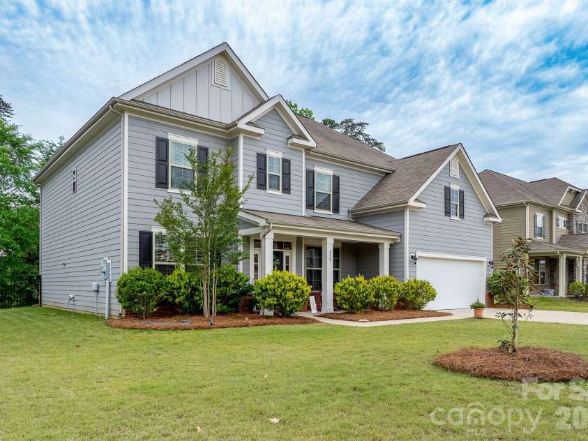 858 Double Oak Lane, Concord, NC 28025.  MLS# CAR4378492, YatesRealty ID 26385. 