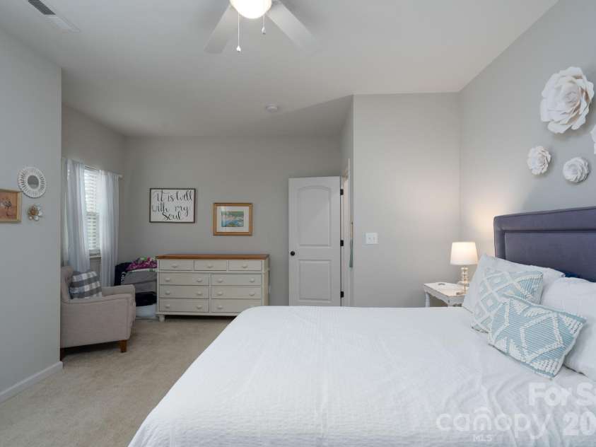 858 Double Oak Lane, Concord, NC 28025.  MLS# CAR4378492, YatesRealty ID 26385. 
