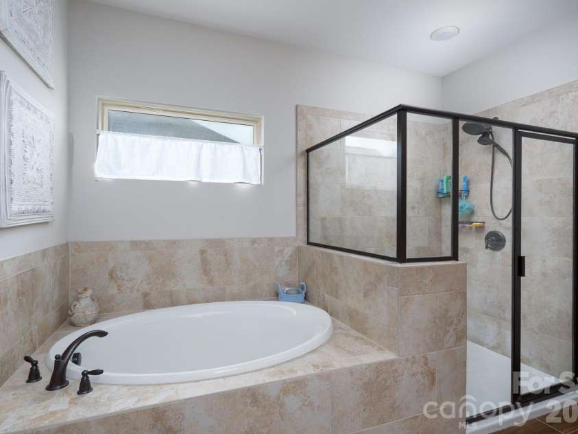 858 Double Oak Lane, Concord, NC 28025.  MLS# CAR4378492, YatesRealty ID 26385. 
