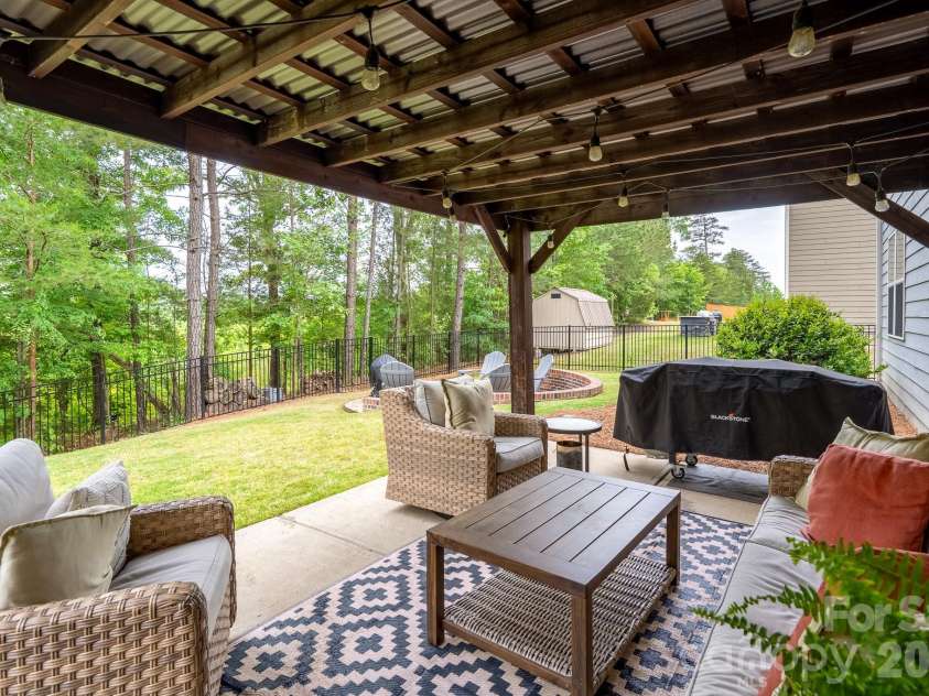 858 Double Oak Lane, Concord, NC 28025.  MLS# CAR4378492, YatesRealty ID 26385. 