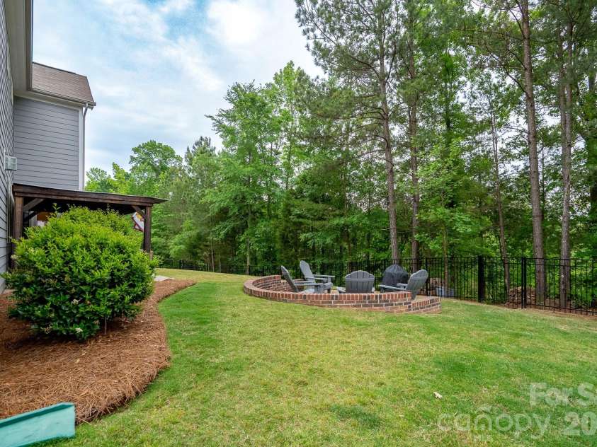 858 Double Oak Lane, Concord, NC 28025.  MLS# CAR4378492, YatesRealty ID 26385. 