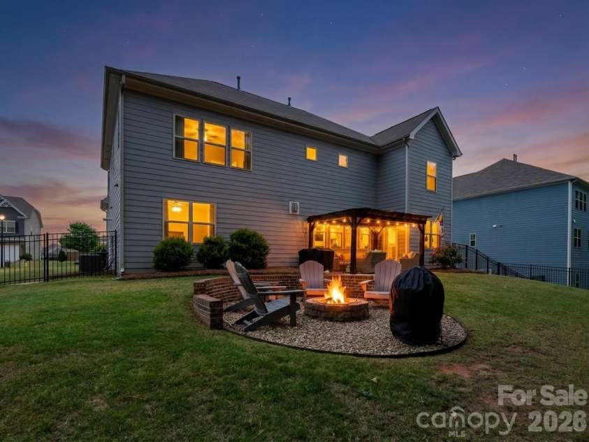 858 Double Oak Lane, Concord, NC 28025.  MLS# CAR4378492, YatesRealty ID 26385. 
