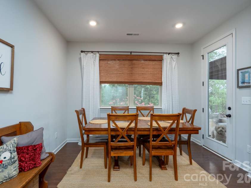 858 Double Oak Lane, Concord, NC 28025.  MLS# CAR4378492, YatesRealty ID 26385. Breakfast Area