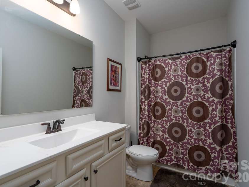 858 Double Oak Lane, Concord, NC 28025.  MLS# CAR4378492, YatesRealty ID 26385. First Floor Full Bathroom