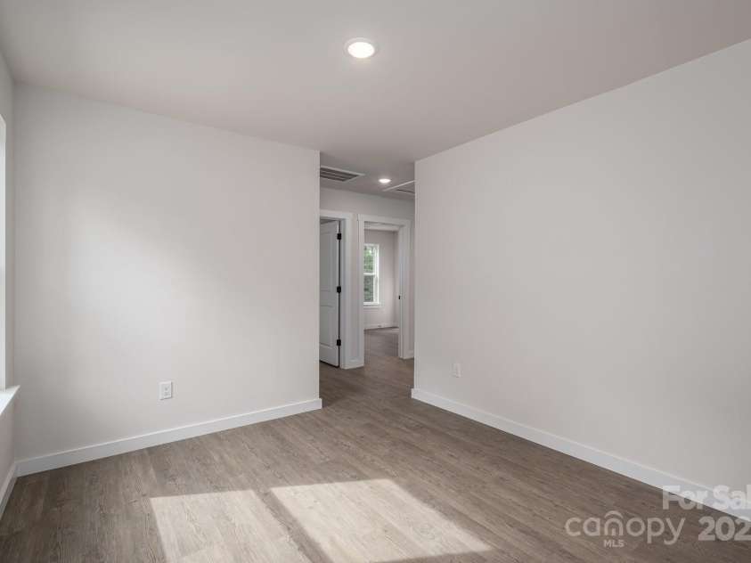 823 32nd Street, Conover, NC 28613.  MLS# CAR4268115, YatesRealty ID 26386. 