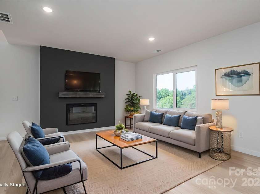 823 32nd Street, Conover, NC 28613.  MLS# CAR4268115, YatesRealty ID 26386. 