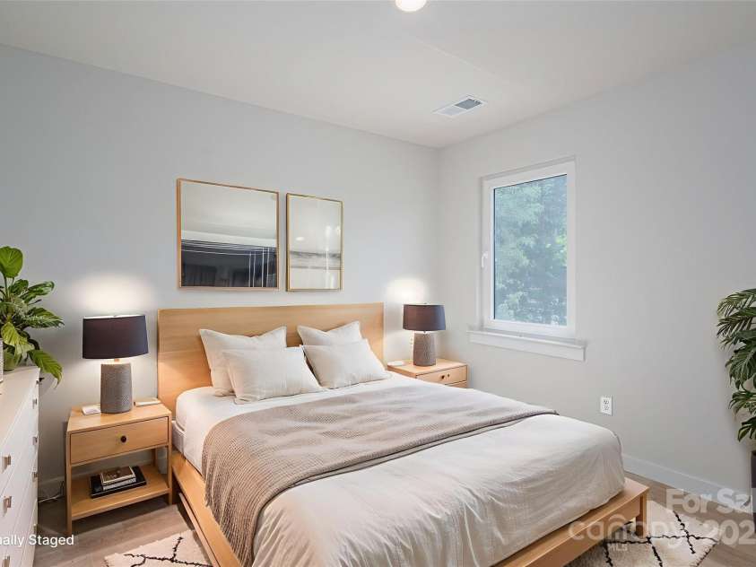 823 32nd Street, Conover, NC 28613.  MLS# CAR4268115, YatesRealty ID 26386. 