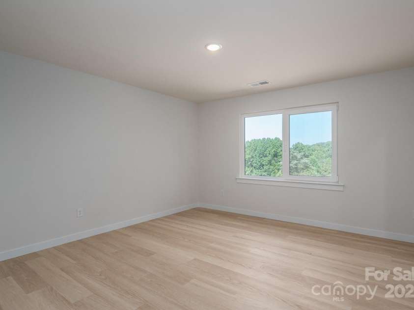 823 32nd Street, Conover, NC 28613.  MLS# CAR4268115, YatesRealty ID 26386. 