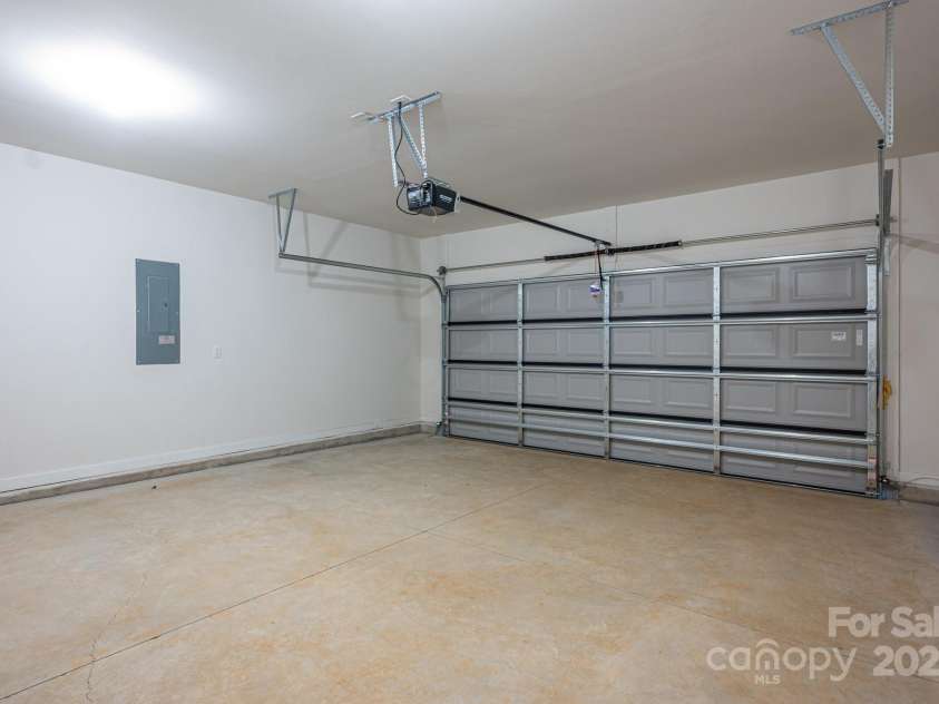 823 32nd Street, Conover, NC 28613.  MLS# CAR4268115, YatesRealty ID 26386. 